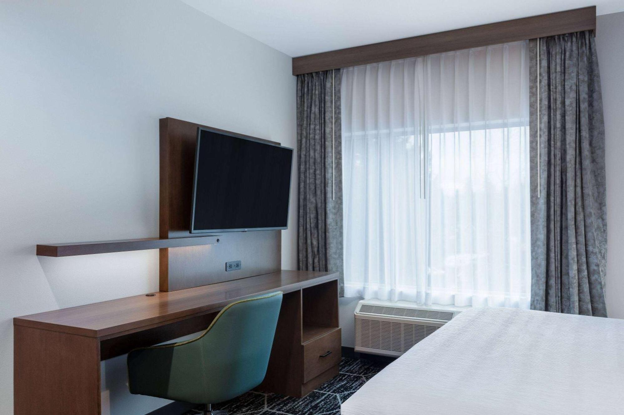 La Quinta Inn & Suites By Wyndham Centralia Εξωτερικό φωτογραφία