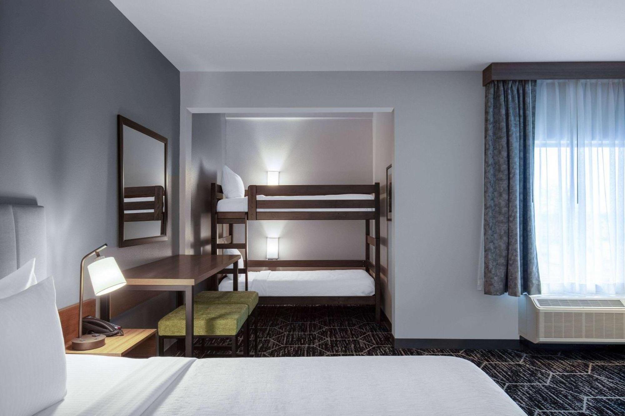 La Quinta Inn & Suites By Wyndham Centralia Εξωτερικό φωτογραφία
