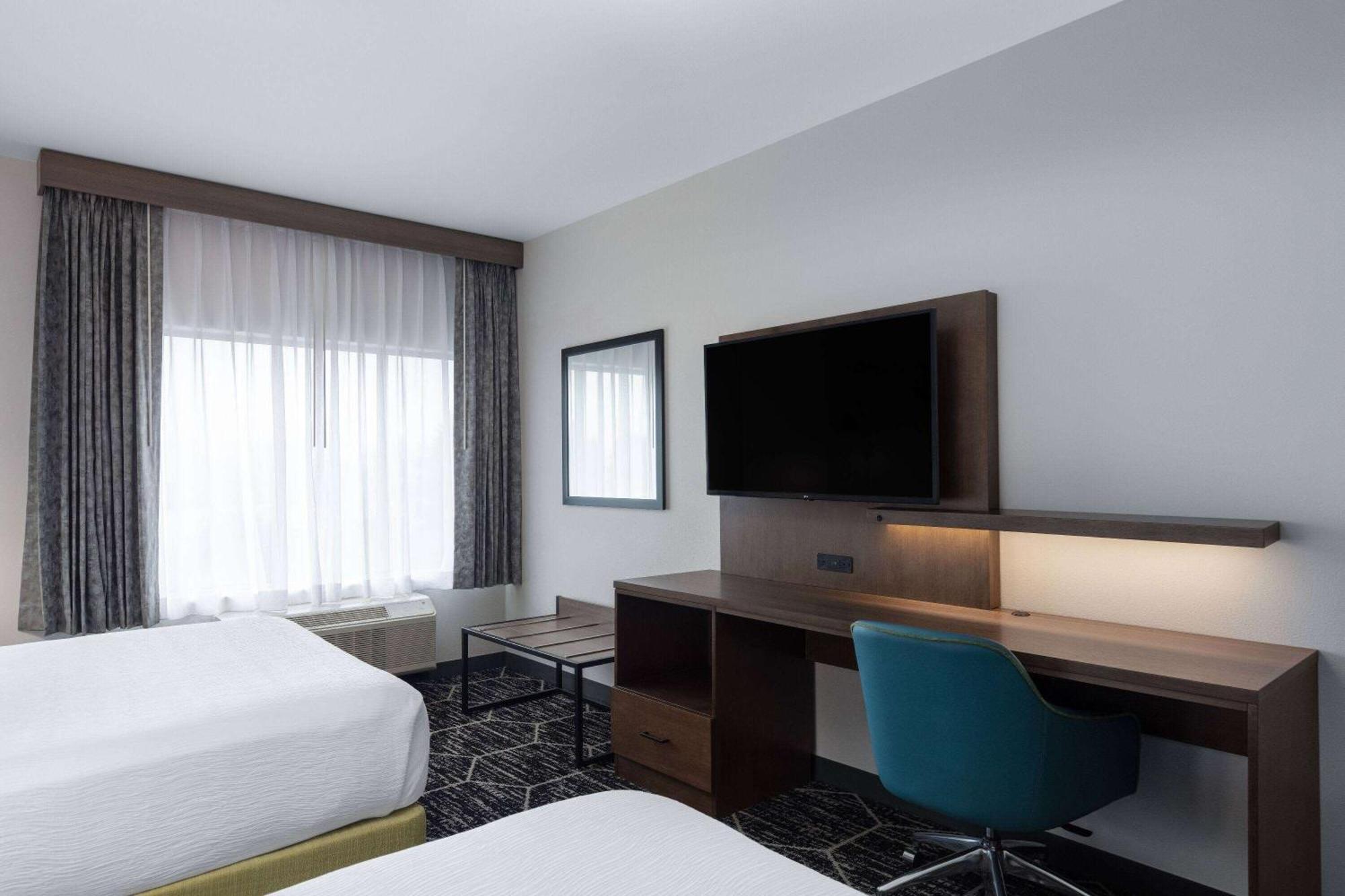 La Quinta Inn & Suites By Wyndham Centralia Εξωτερικό φωτογραφία